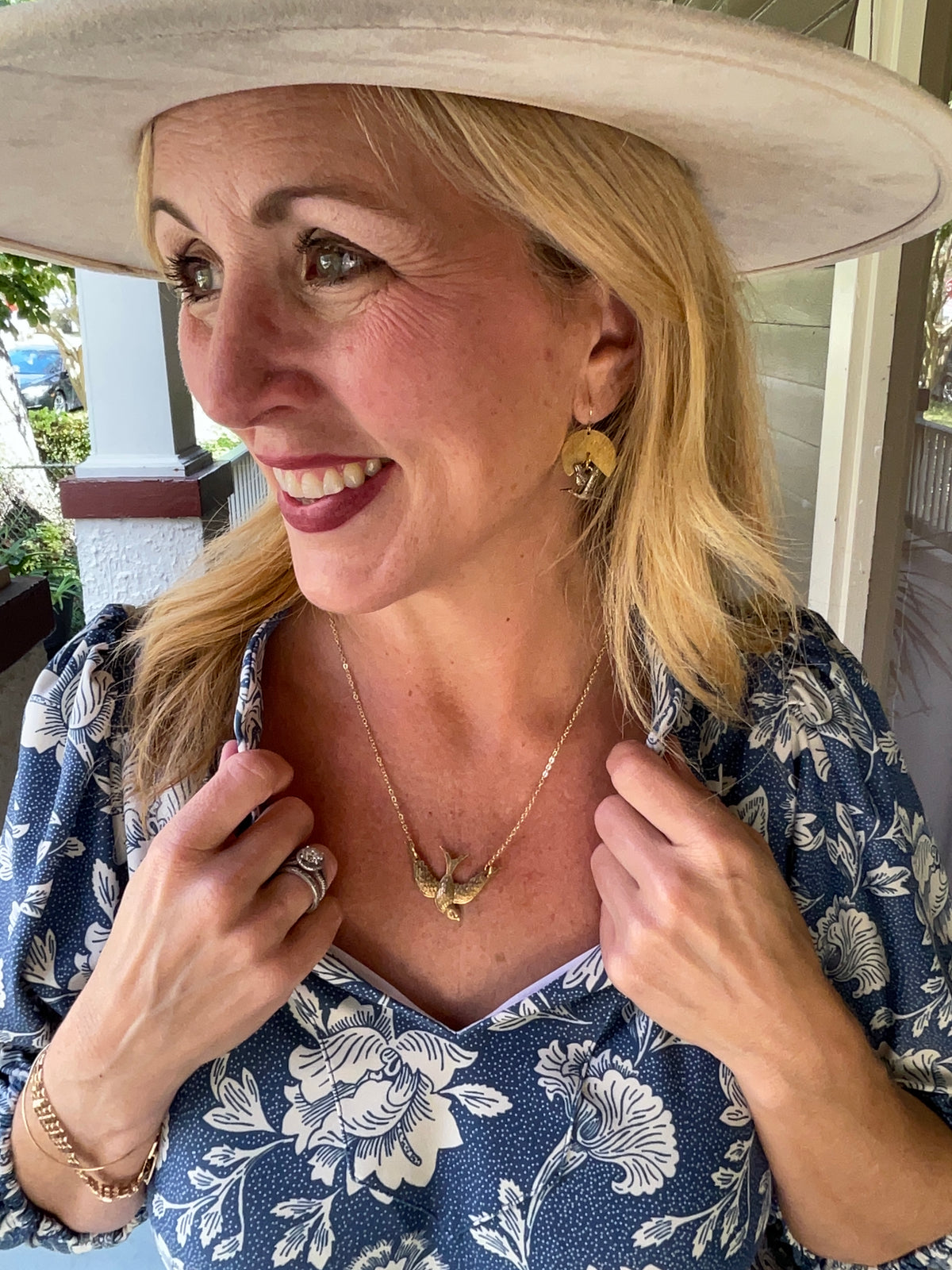 Gold Elegant Bird Necklace